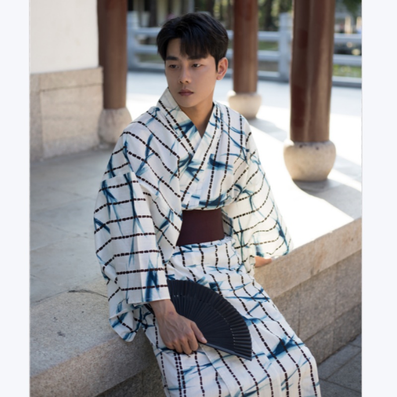 Kimono Tradicional Japonés de  - Traditional Japanese Men'S Formal Wear reseña y precio